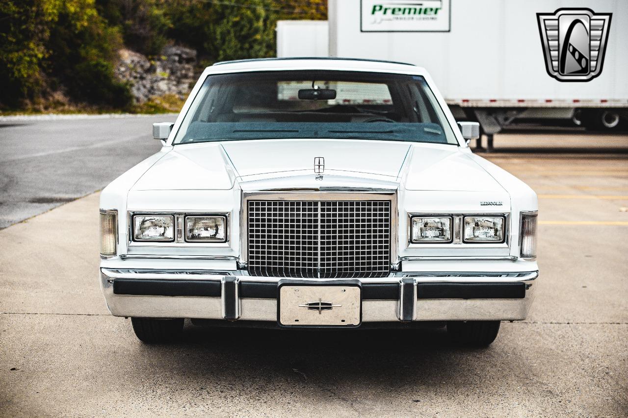 1985 Lincoln Town Car