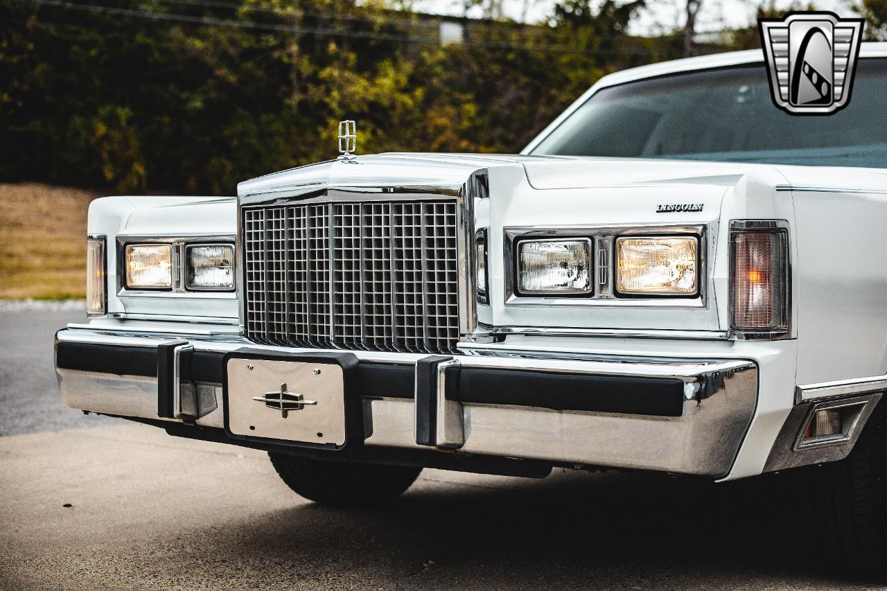 1985 Lincoln Town Car