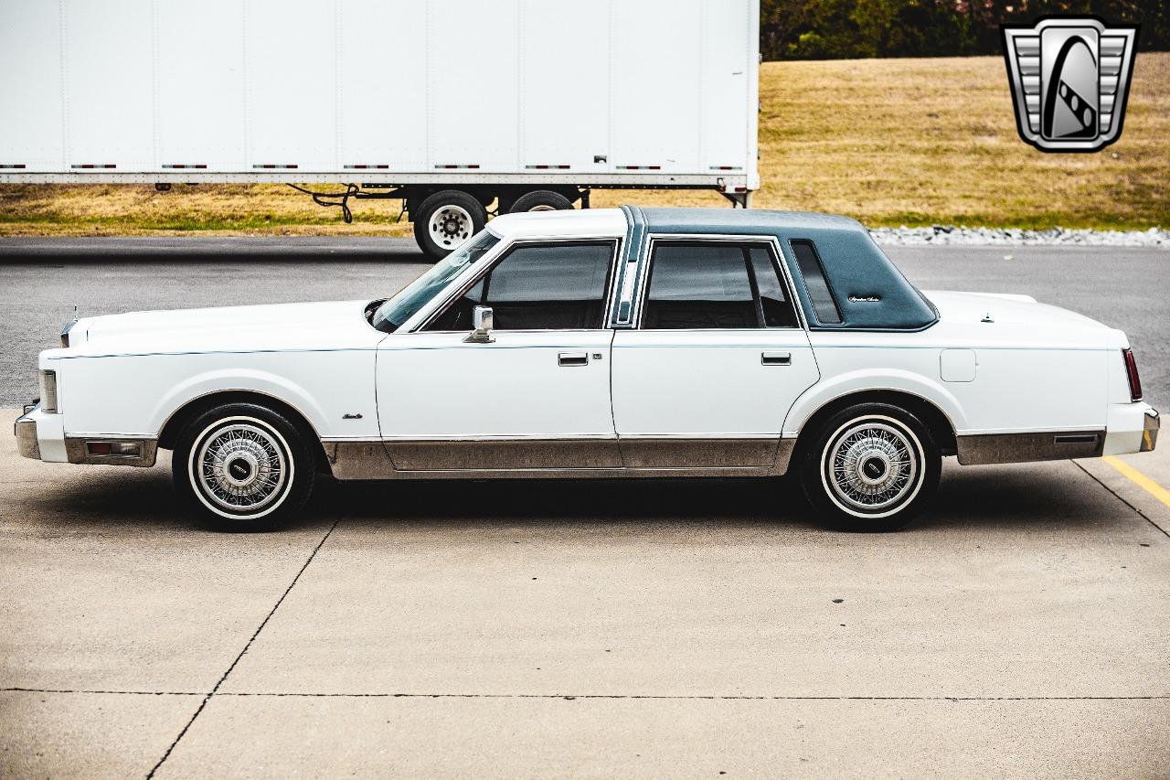 1985 Lincoln Town Car