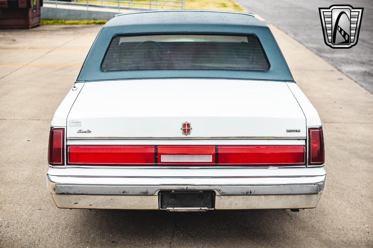 1985 Lincoln Town Car