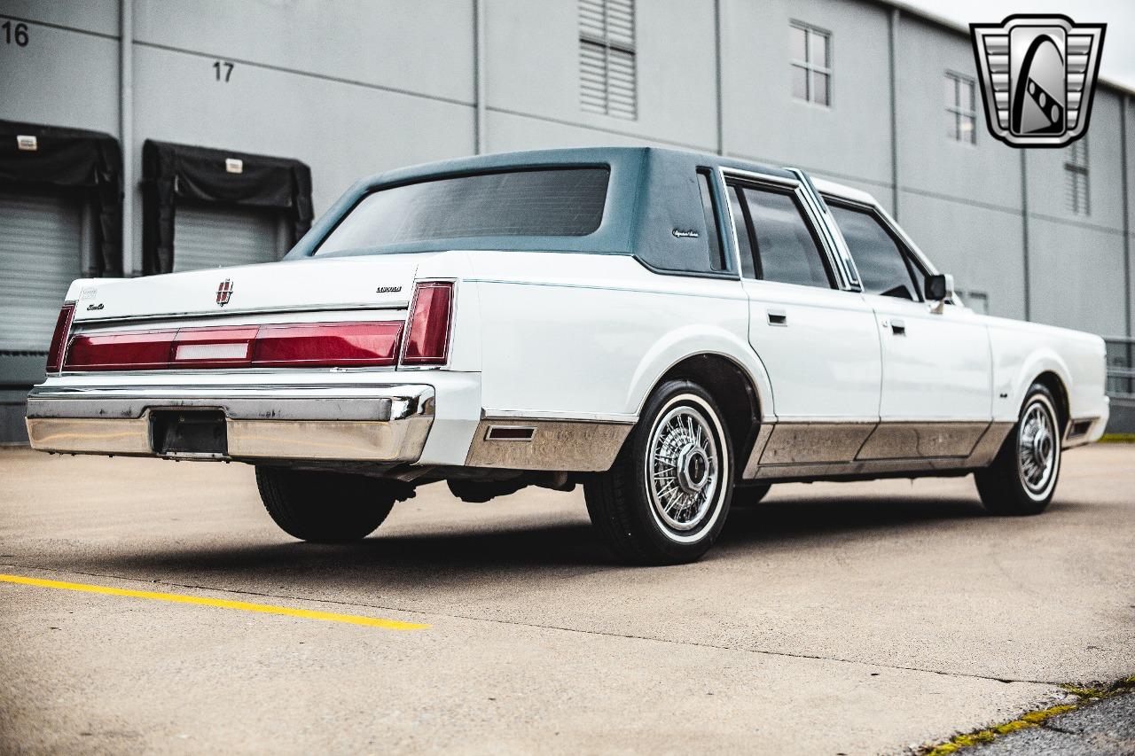 1985 Lincoln Town Car