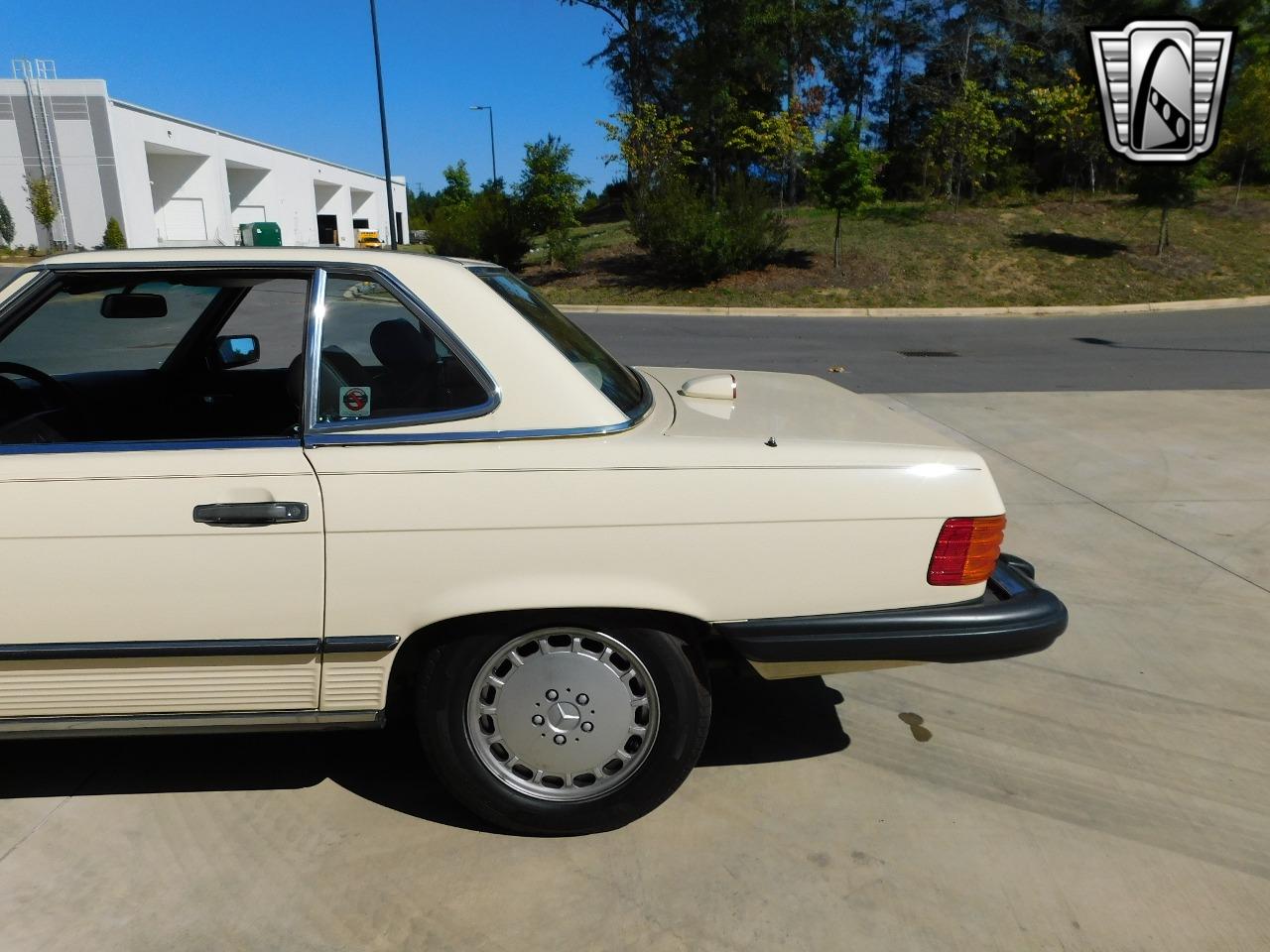 1987 Mercedes - Benz 560SL