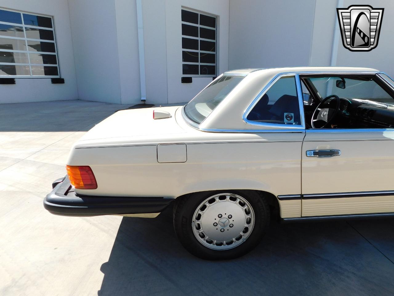 1987 Mercedes - Benz 560SL