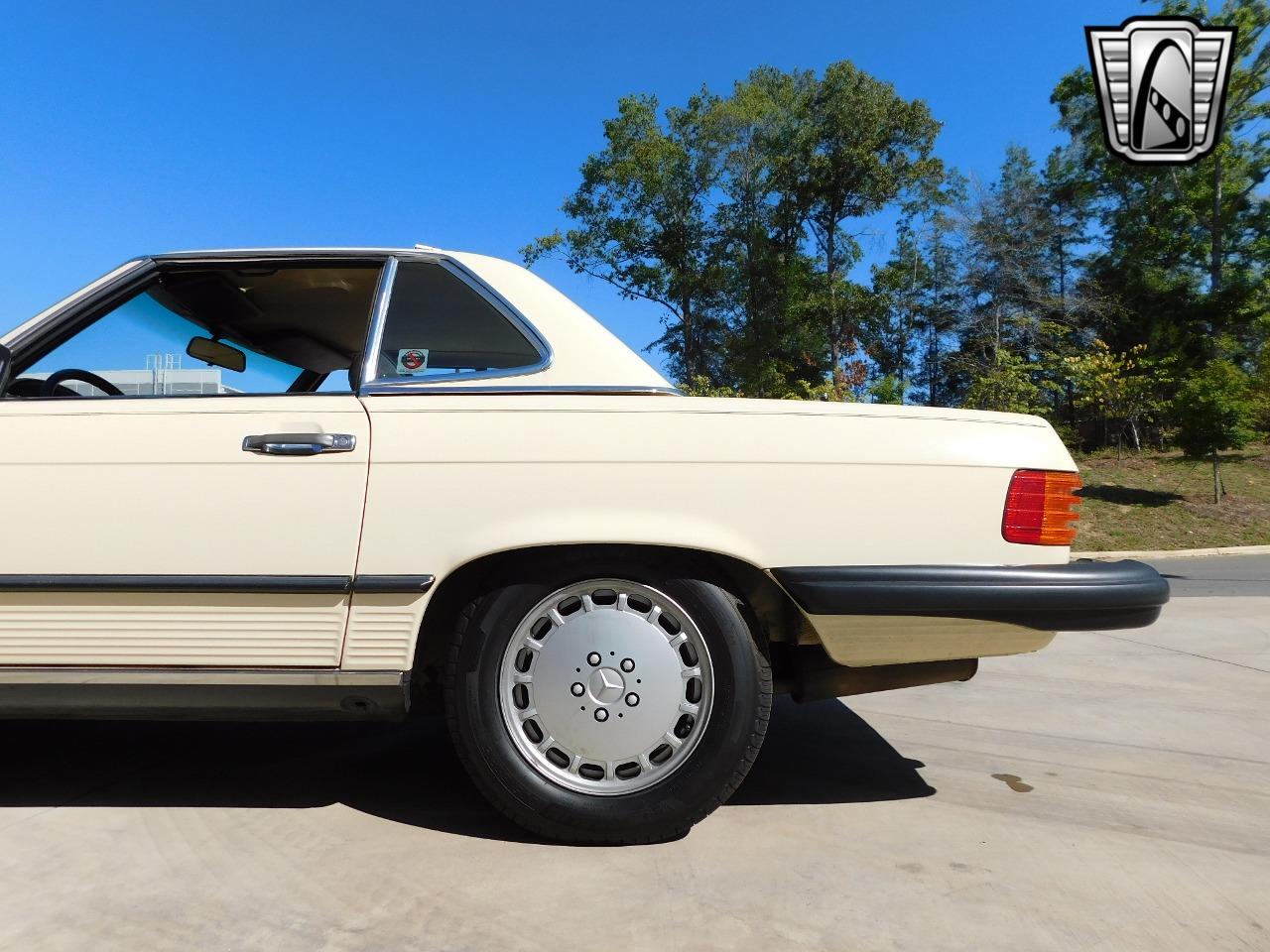 1987 Mercedes - Benz 560SL