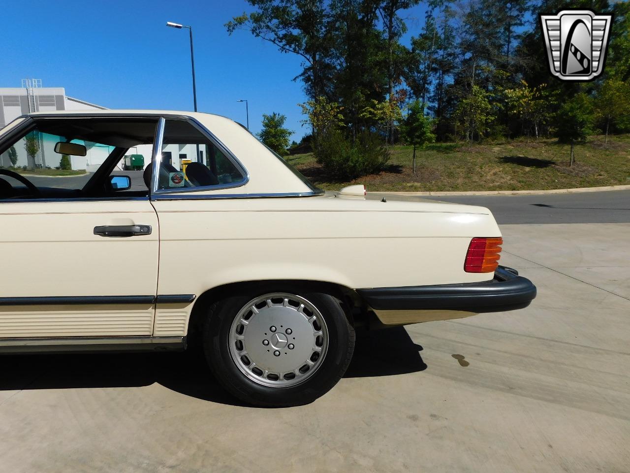 1987 Mercedes - Benz 560SL