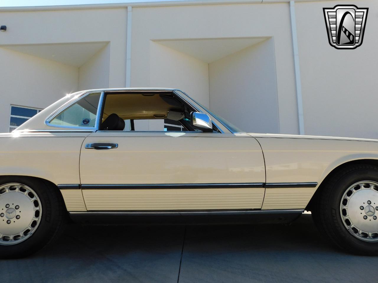 1987 Mercedes - Benz 560SL