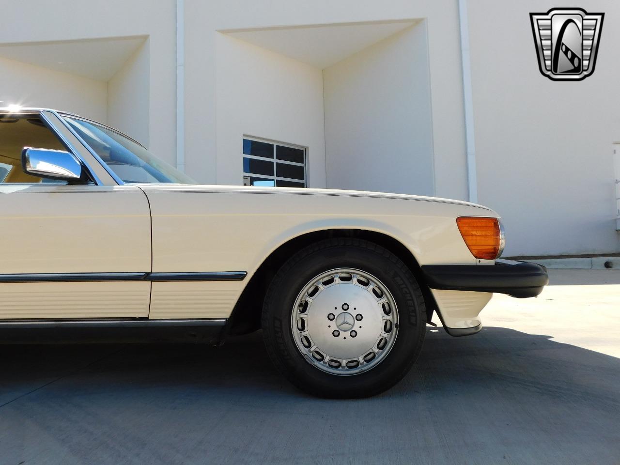 1987 Mercedes - Benz 560SL