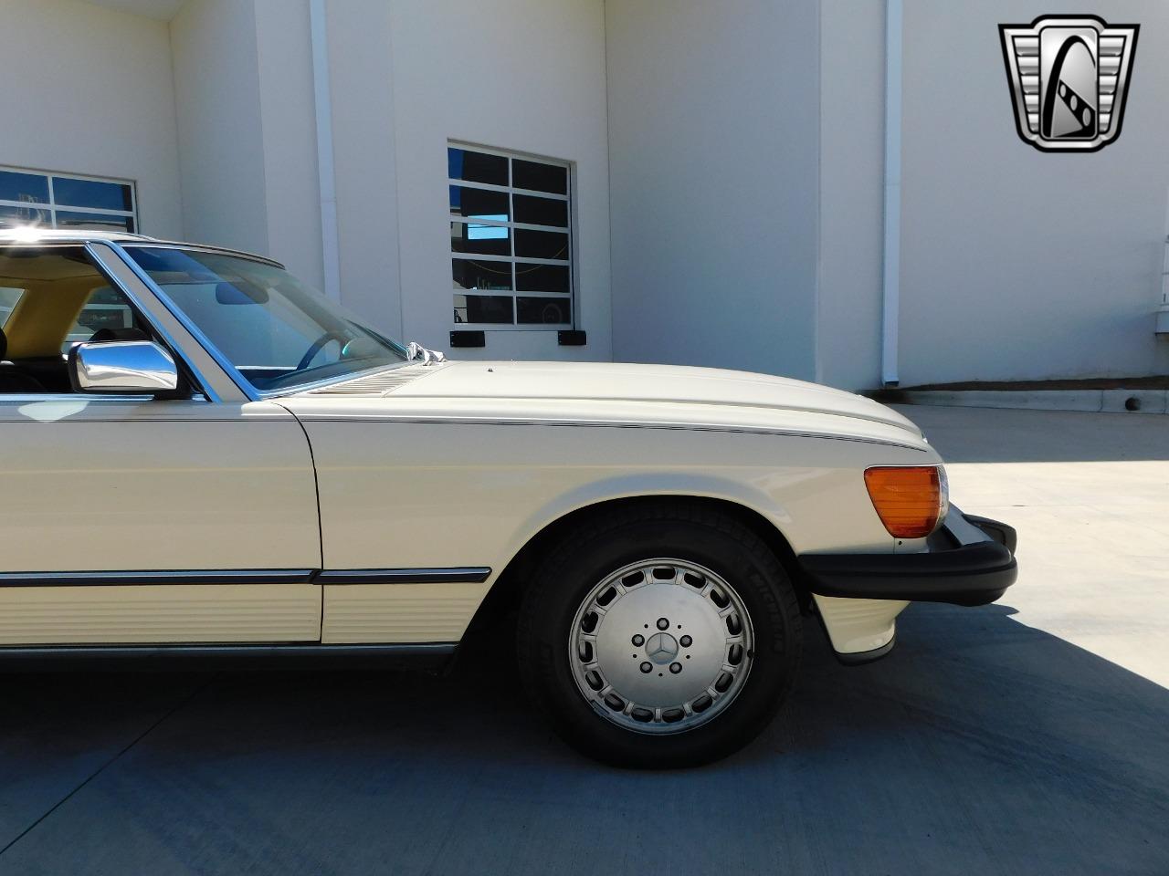 1987 Mercedes - Benz 560SL