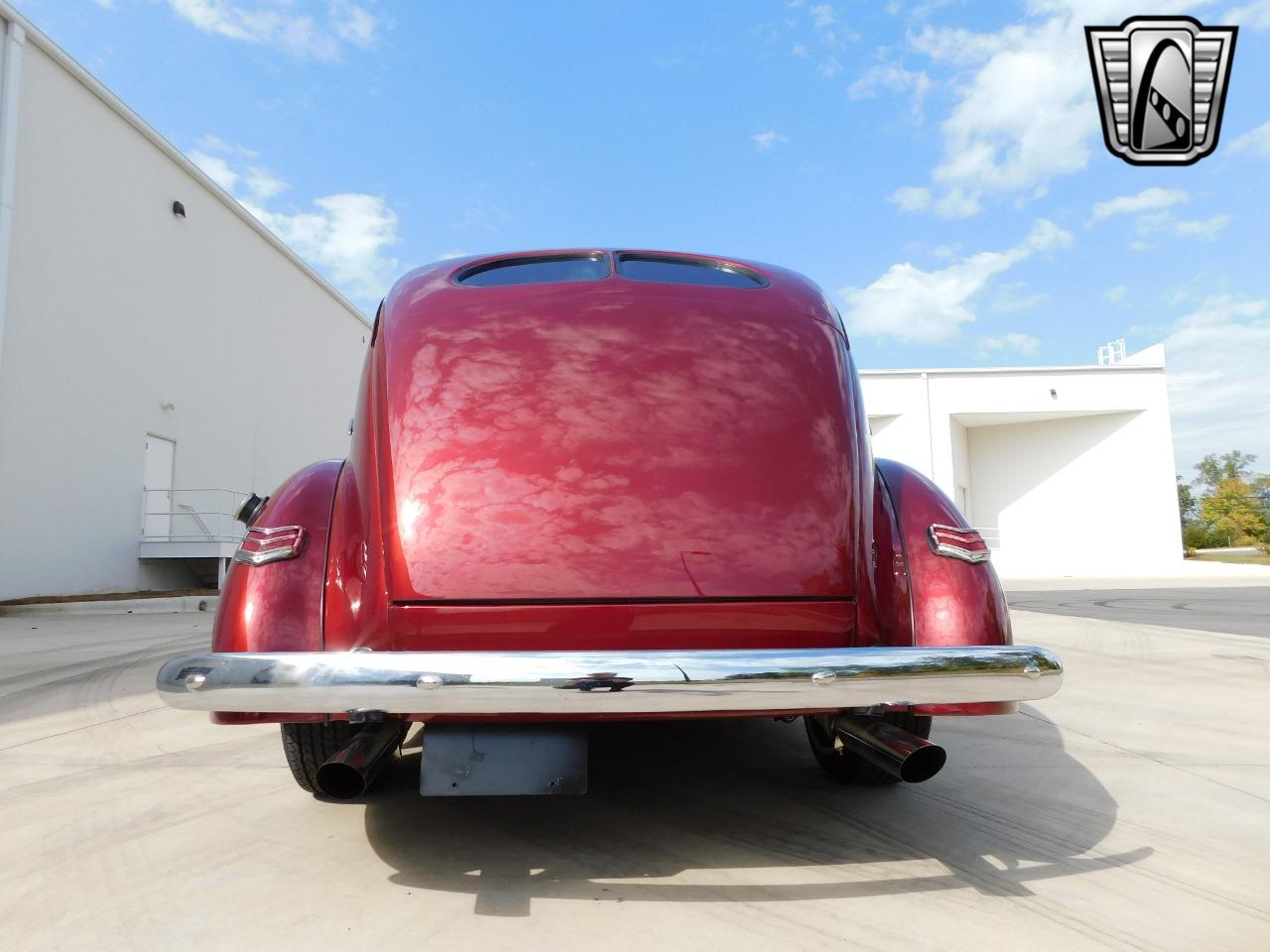 1940 Ford Deluxe