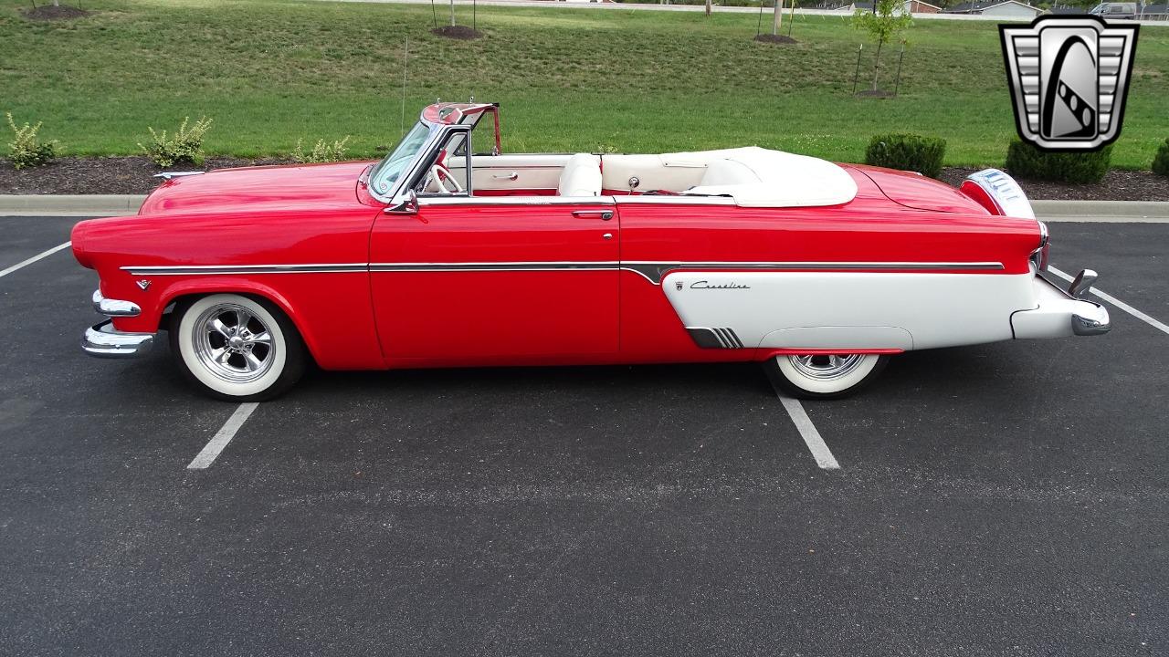 1954 Ford Crestline