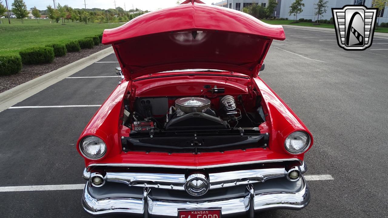 1954 Ford Crestline