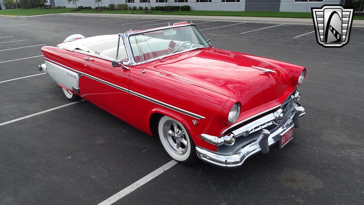 1954 Ford Crestline