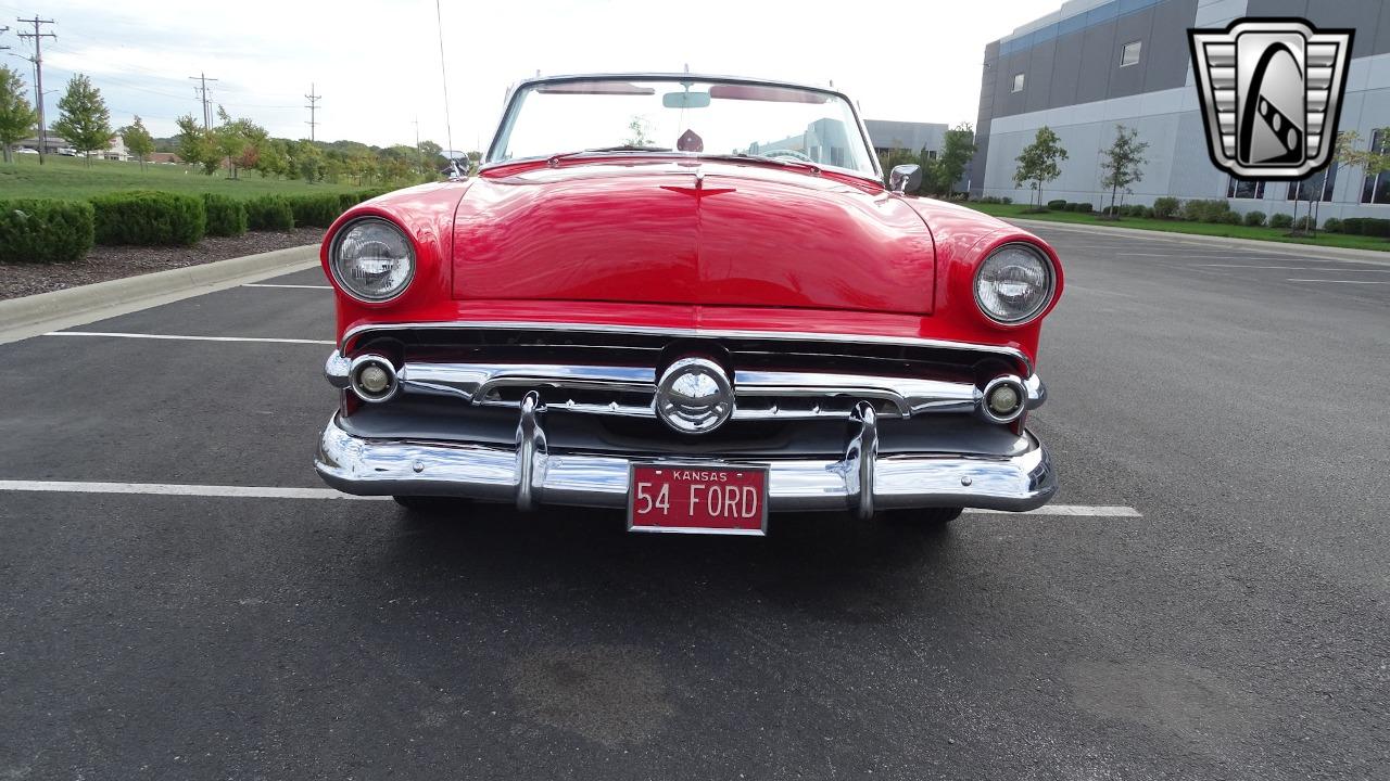 1954 Ford Crestline