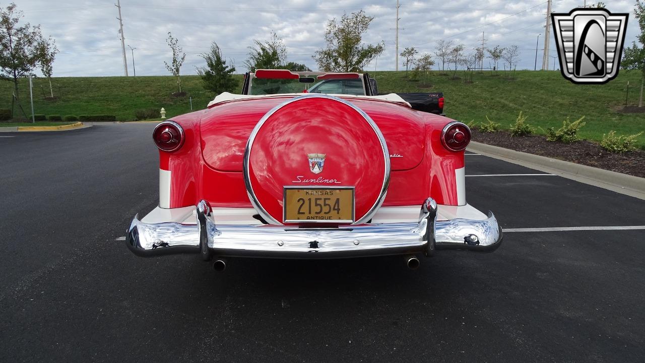 1954 Ford Crestline