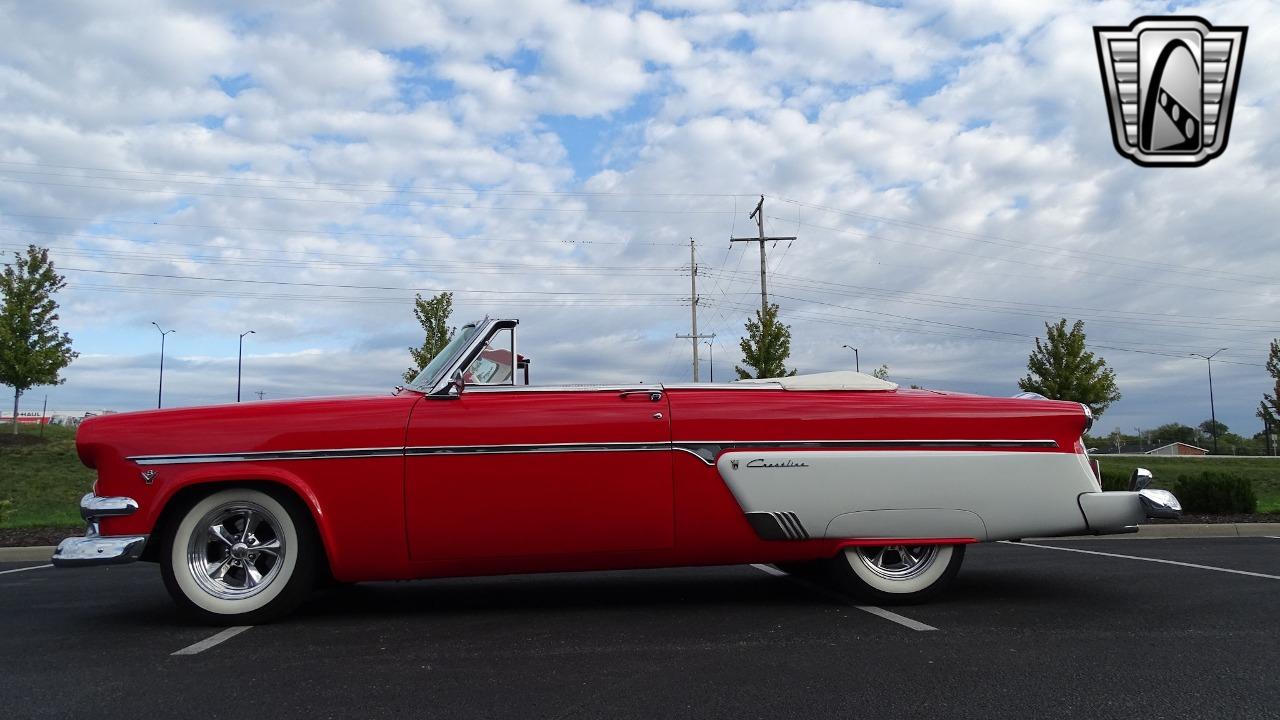 1954 Ford Crestline