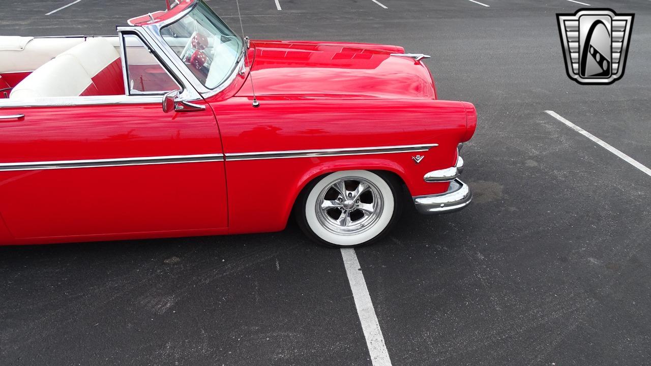 1954 Ford Crestline