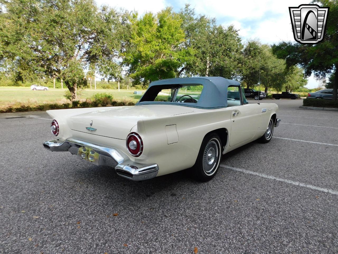 1957 Ford Thunderbird