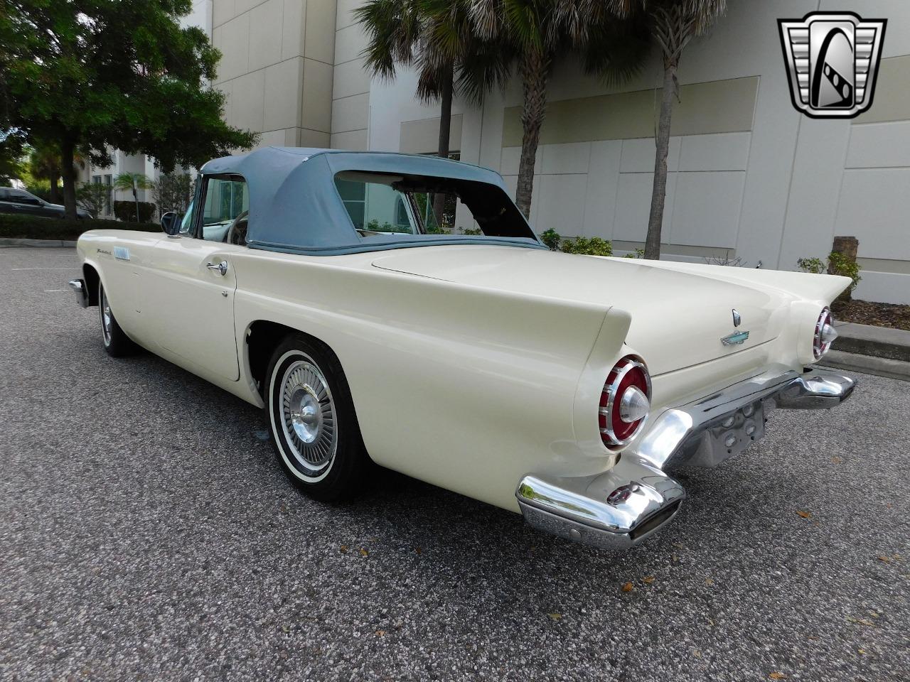 1957 Ford Thunderbird