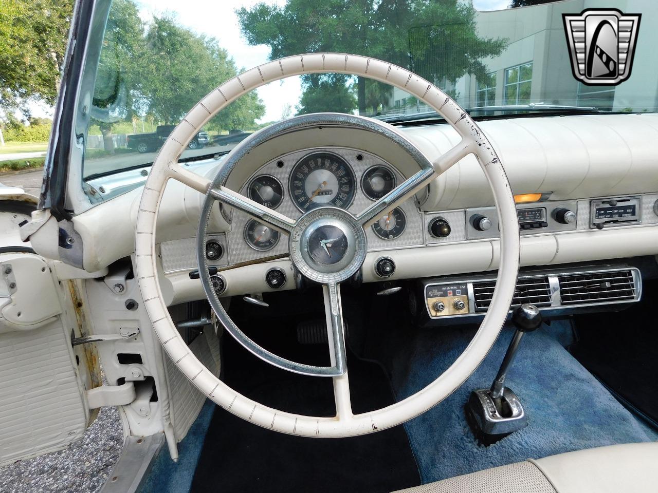 1957 Ford Thunderbird