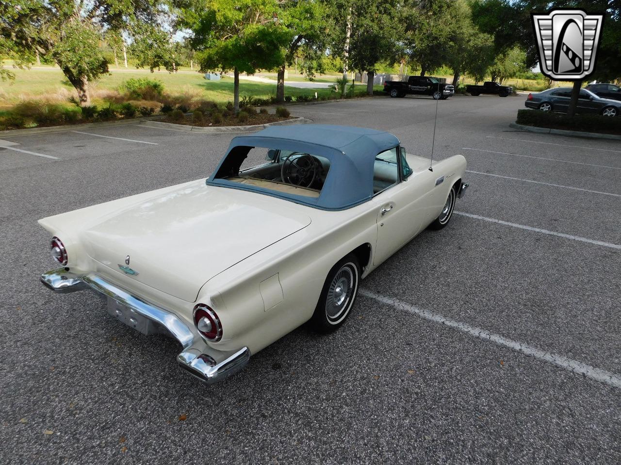 1957 Ford Thunderbird