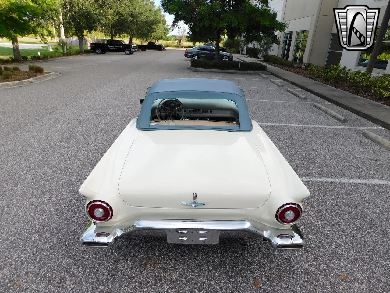 1957 Ford Thunderbird