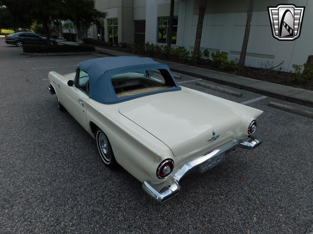 1957 Ford Thunderbird