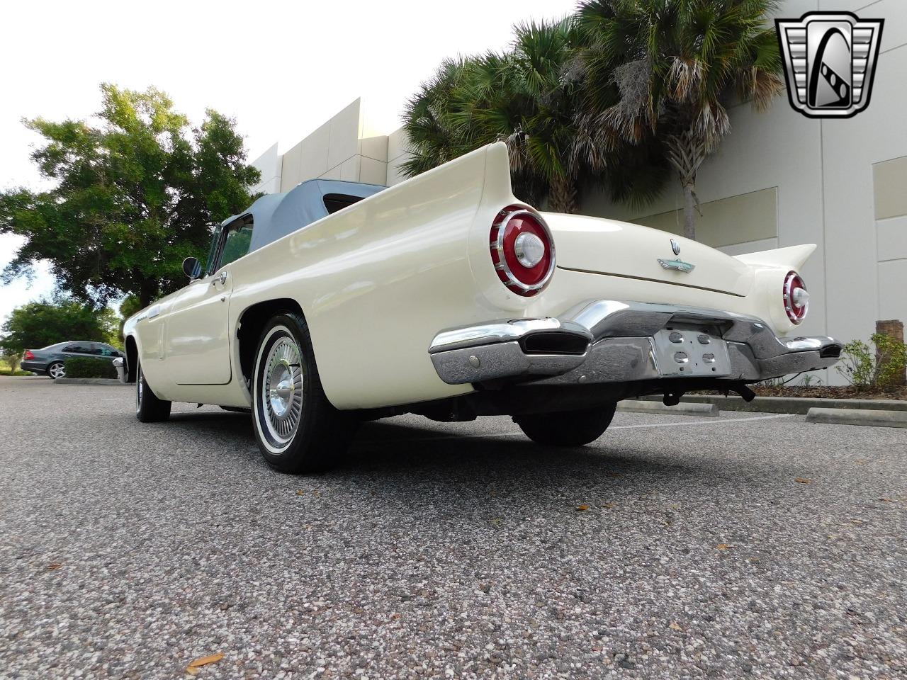 1957 Ford Thunderbird