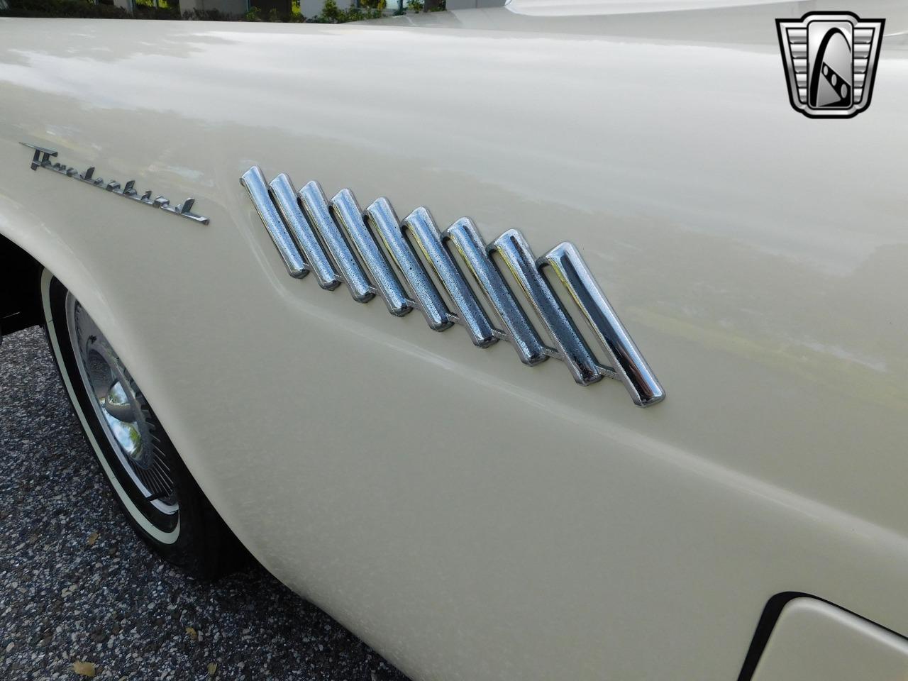 1957 Ford Thunderbird