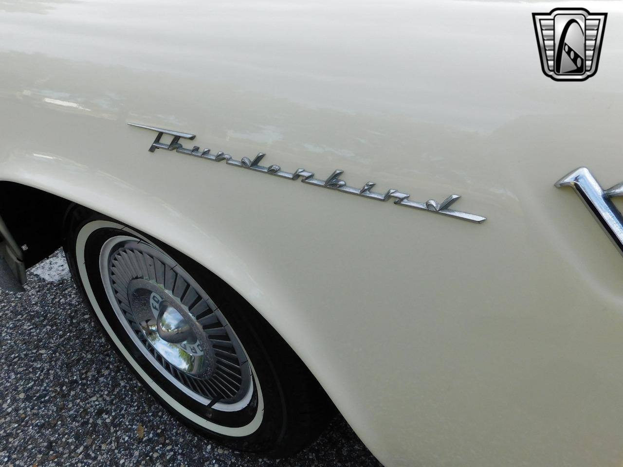 1957 Ford Thunderbird