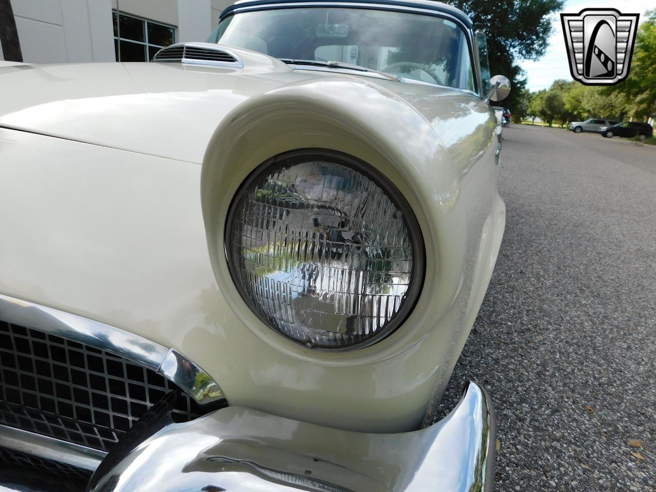 1957 Ford Thunderbird