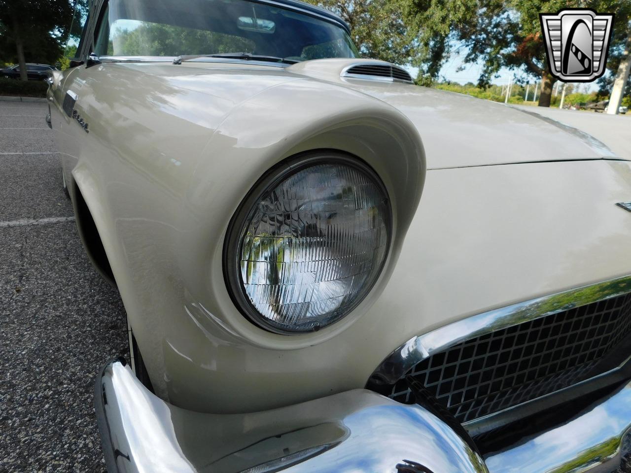 1957 Ford Thunderbird