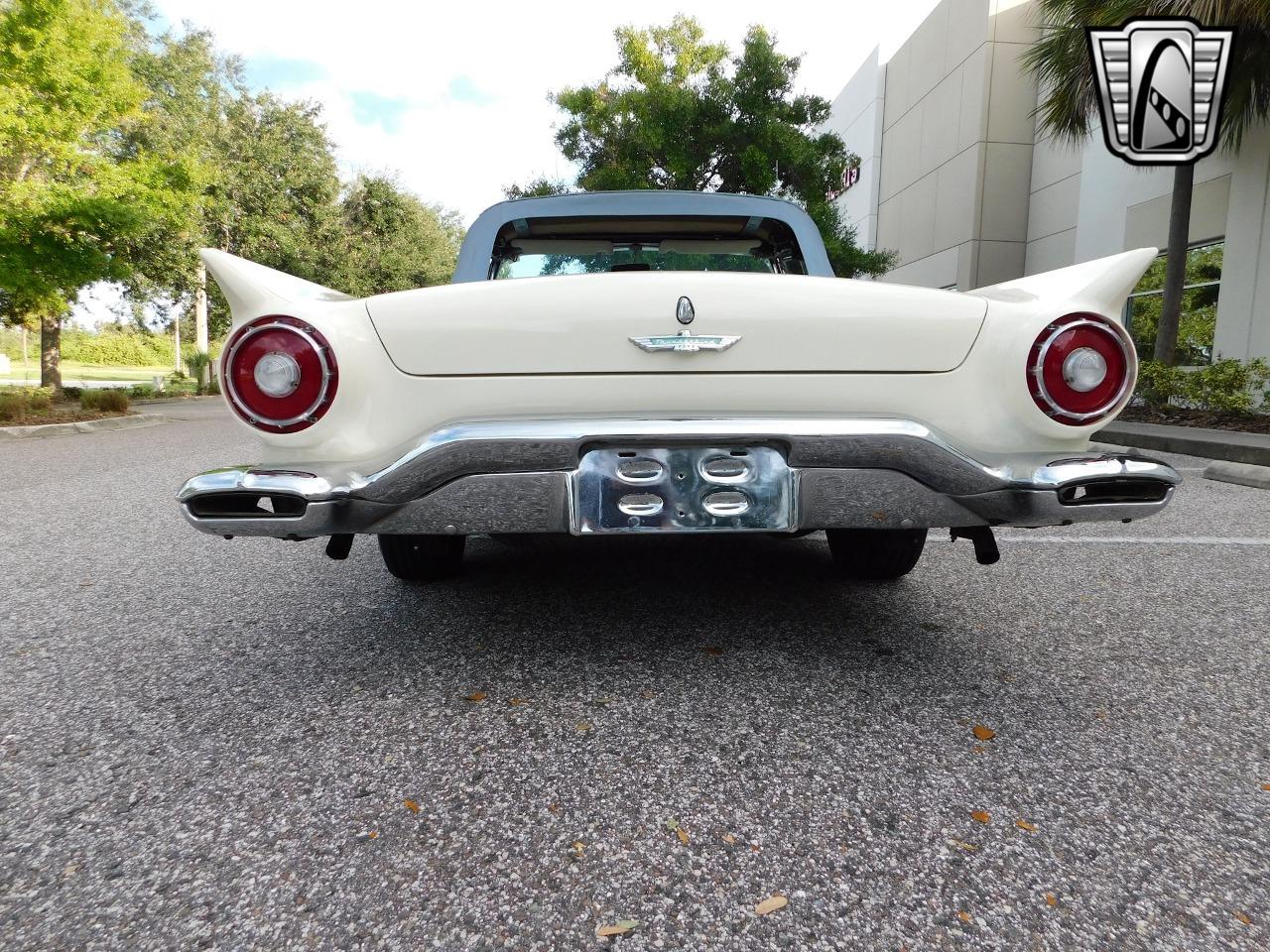 1957 Ford Thunderbird