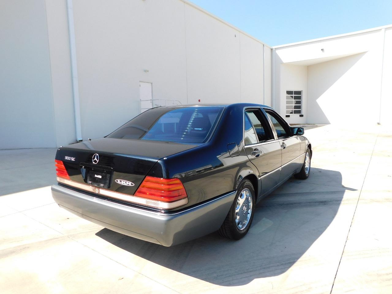 1992 Mercedes - Benz 300SE