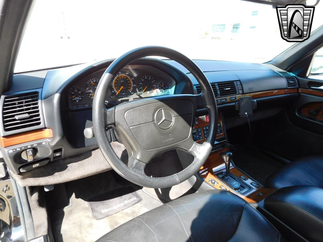 1992 Mercedes - Benz 300SE