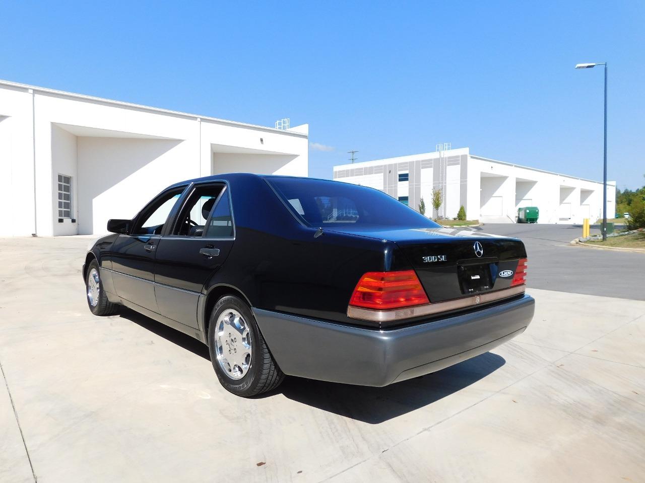 1992 Mercedes - Benz 300SE