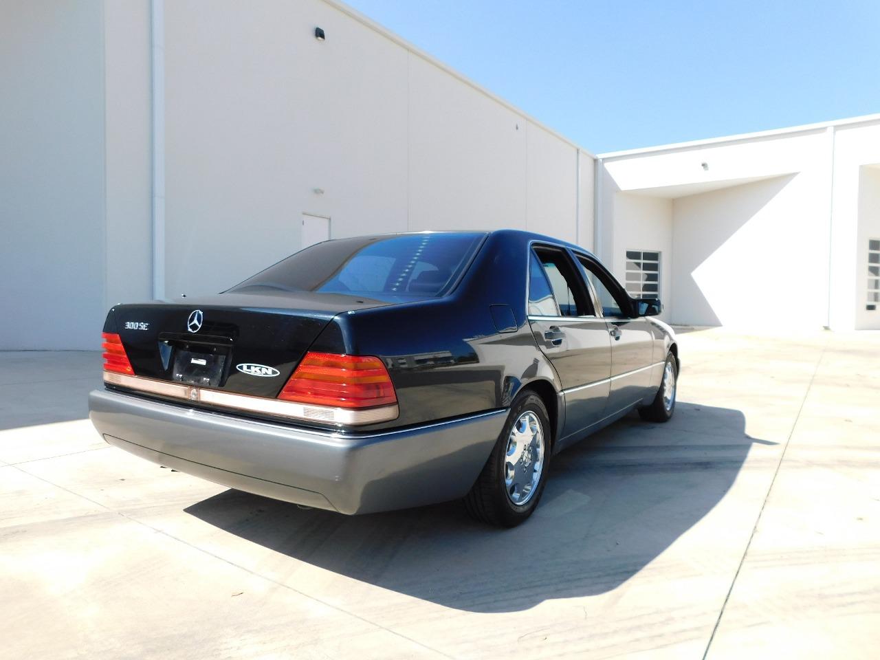 1992 Mercedes - Benz 300SE