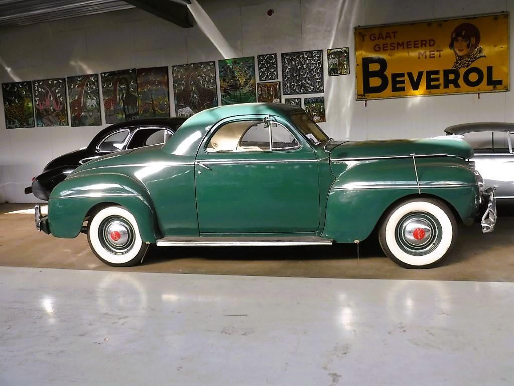 1941 De Soto de Luxe Coupe