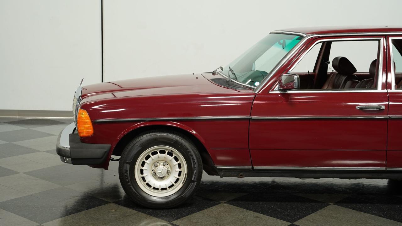 1983 Mercedes - Benz 240D