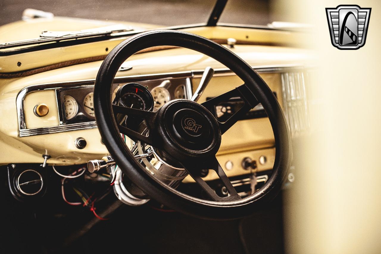 1948 Plymouth Deluxe