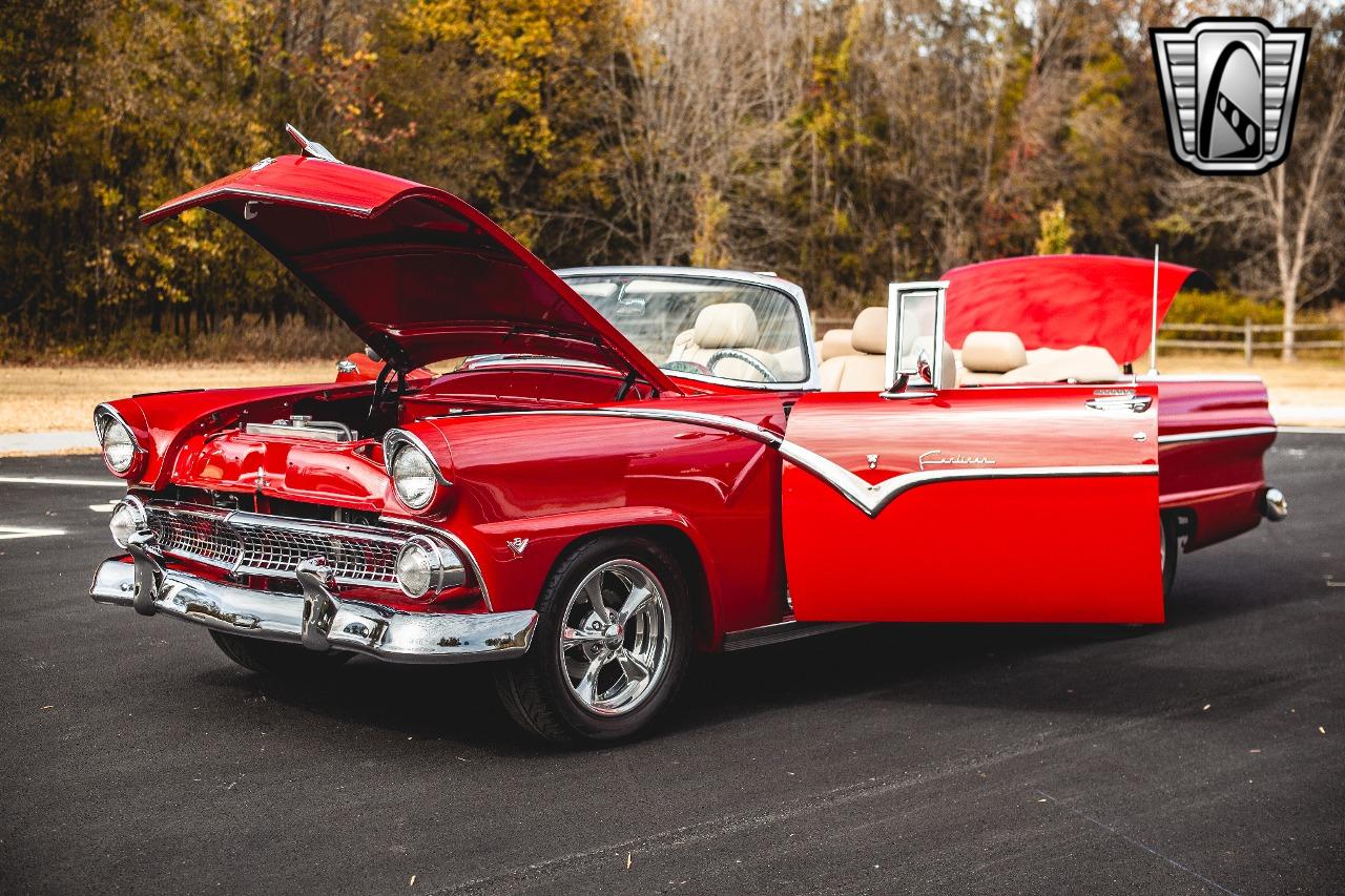 1955 Ford Sunliner