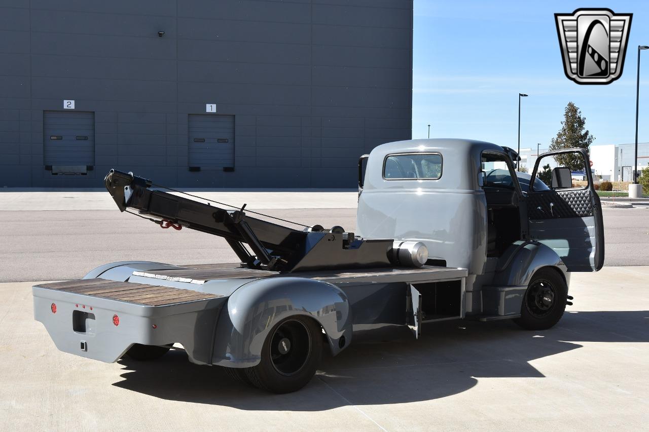 1949 Chevrolet Tow Truck