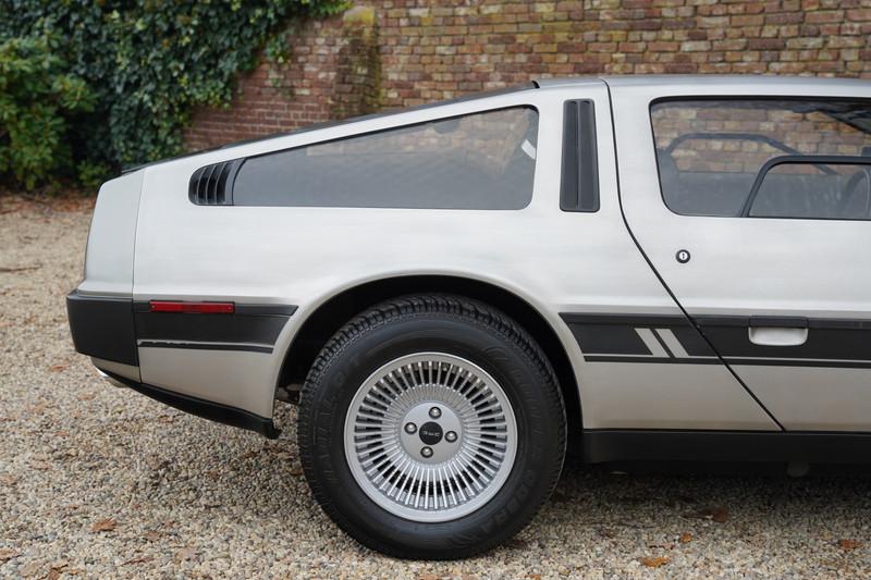 1982 DeLorean DMC-12