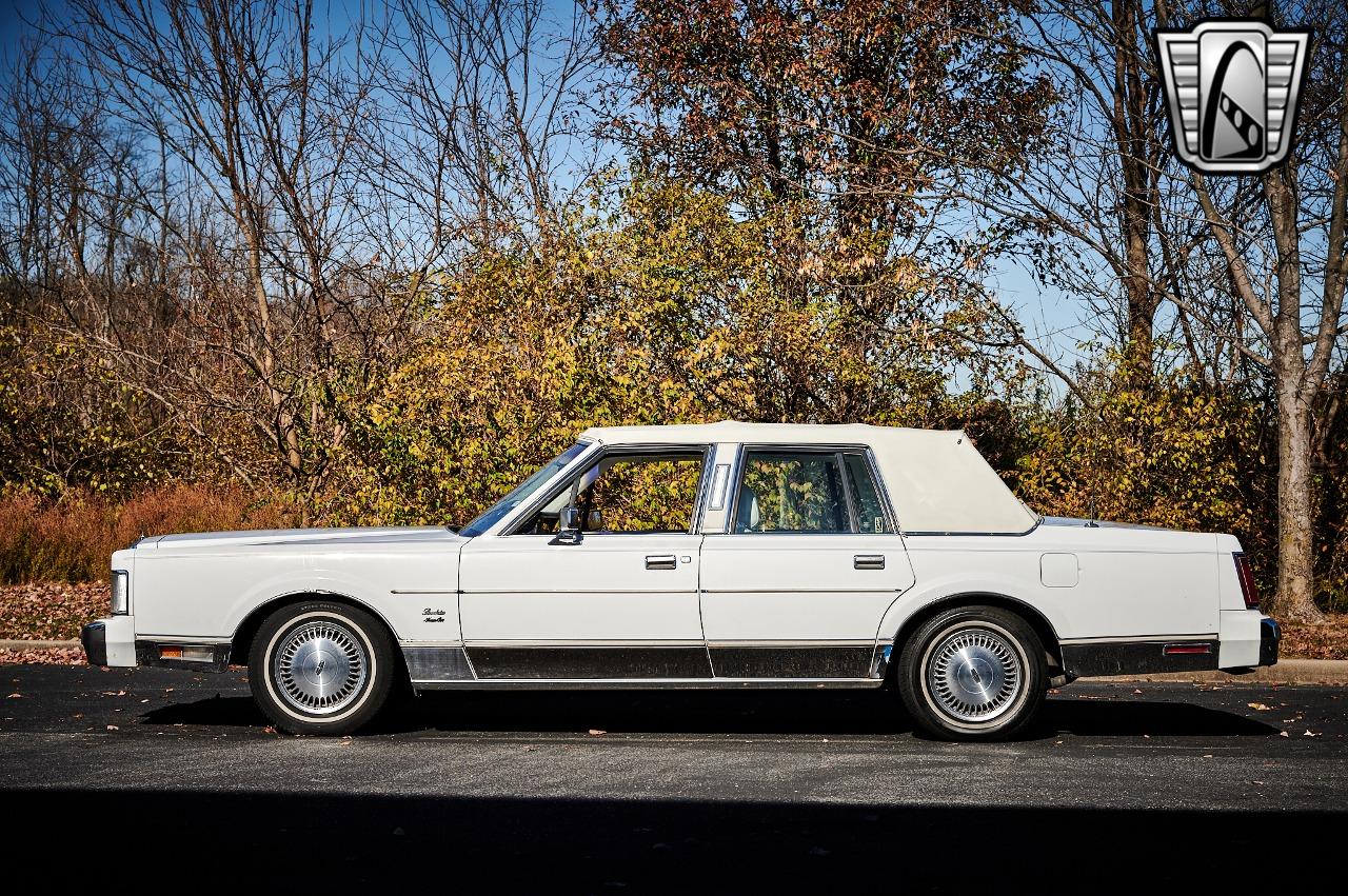 1989 Lincoln Town Car