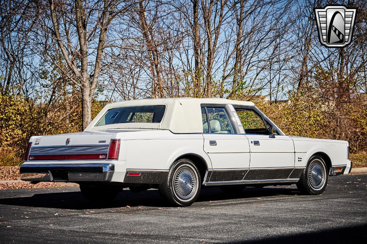 1989 Lincoln Town Car