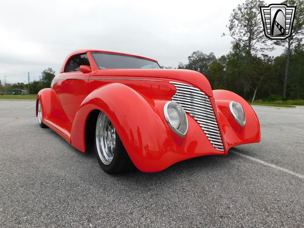 1939 Ford Custom