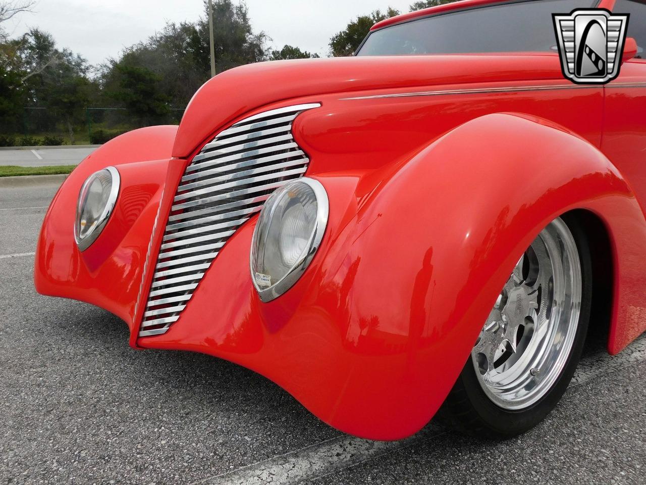 1939 Ford Custom