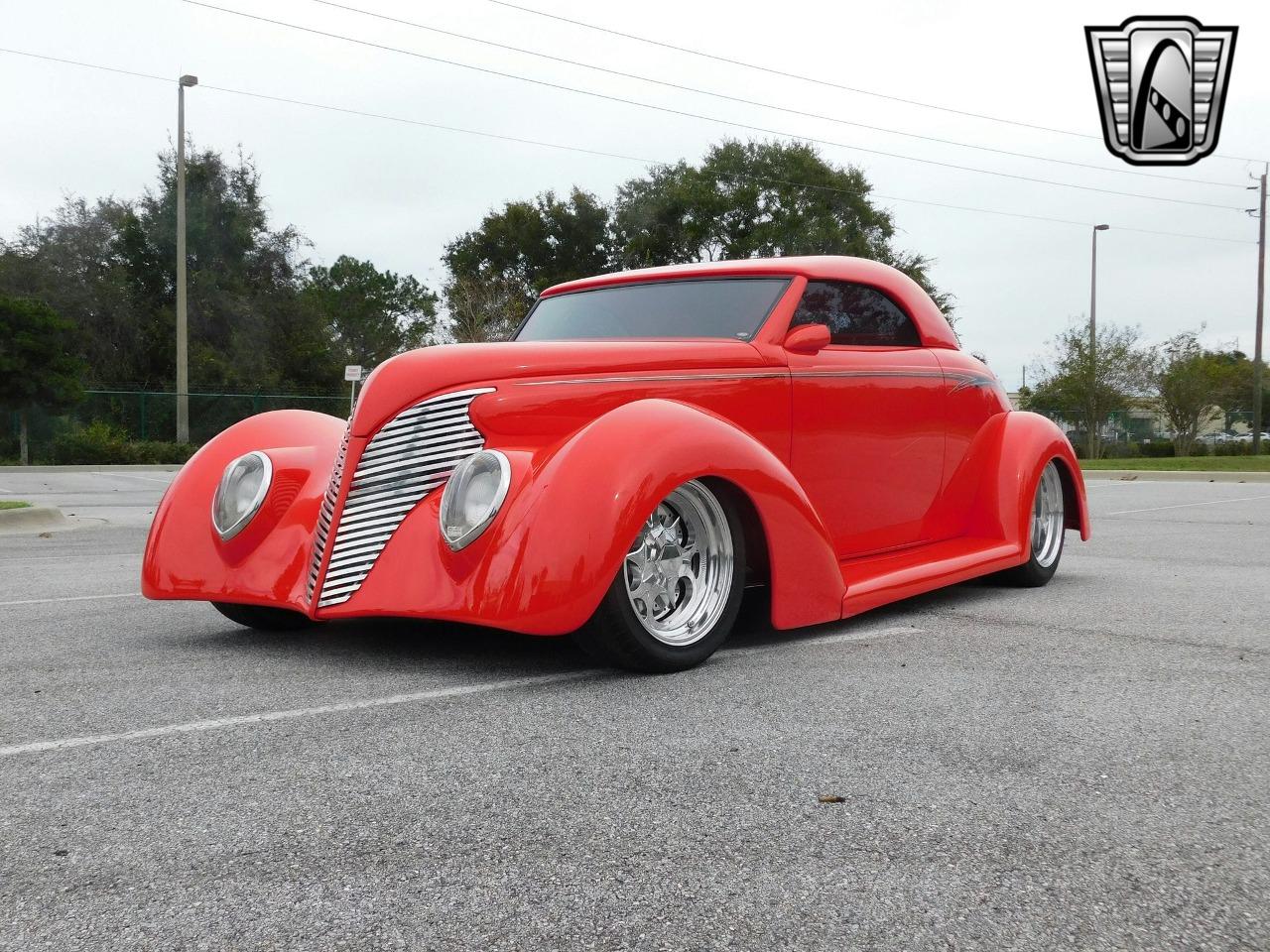 1939 Ford Custom