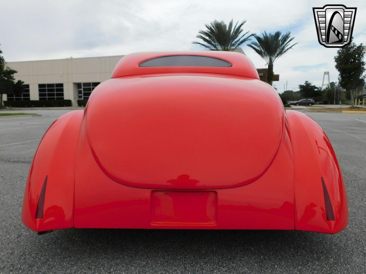 1939 Ford Custom