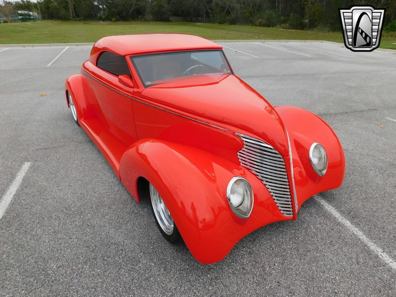 1939 Ford Custom