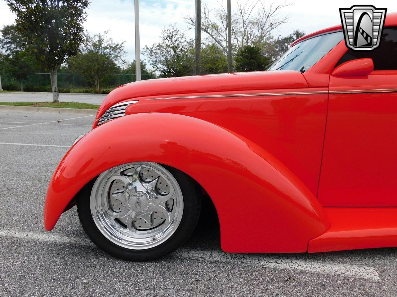 1939 Ford Custom